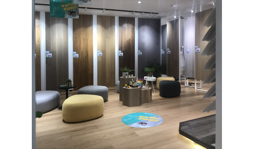 180㎡門店實(shí)景展示1